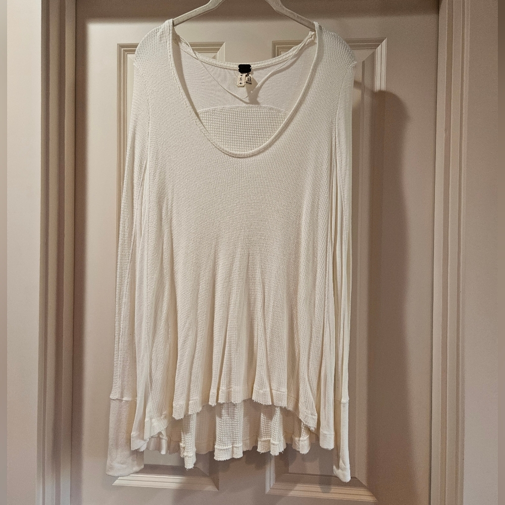 Free People Malibu Thermal Tee Long Sleeve Thumbholes Scoop Neck Ivory Small EUC - Picture 2 of 16